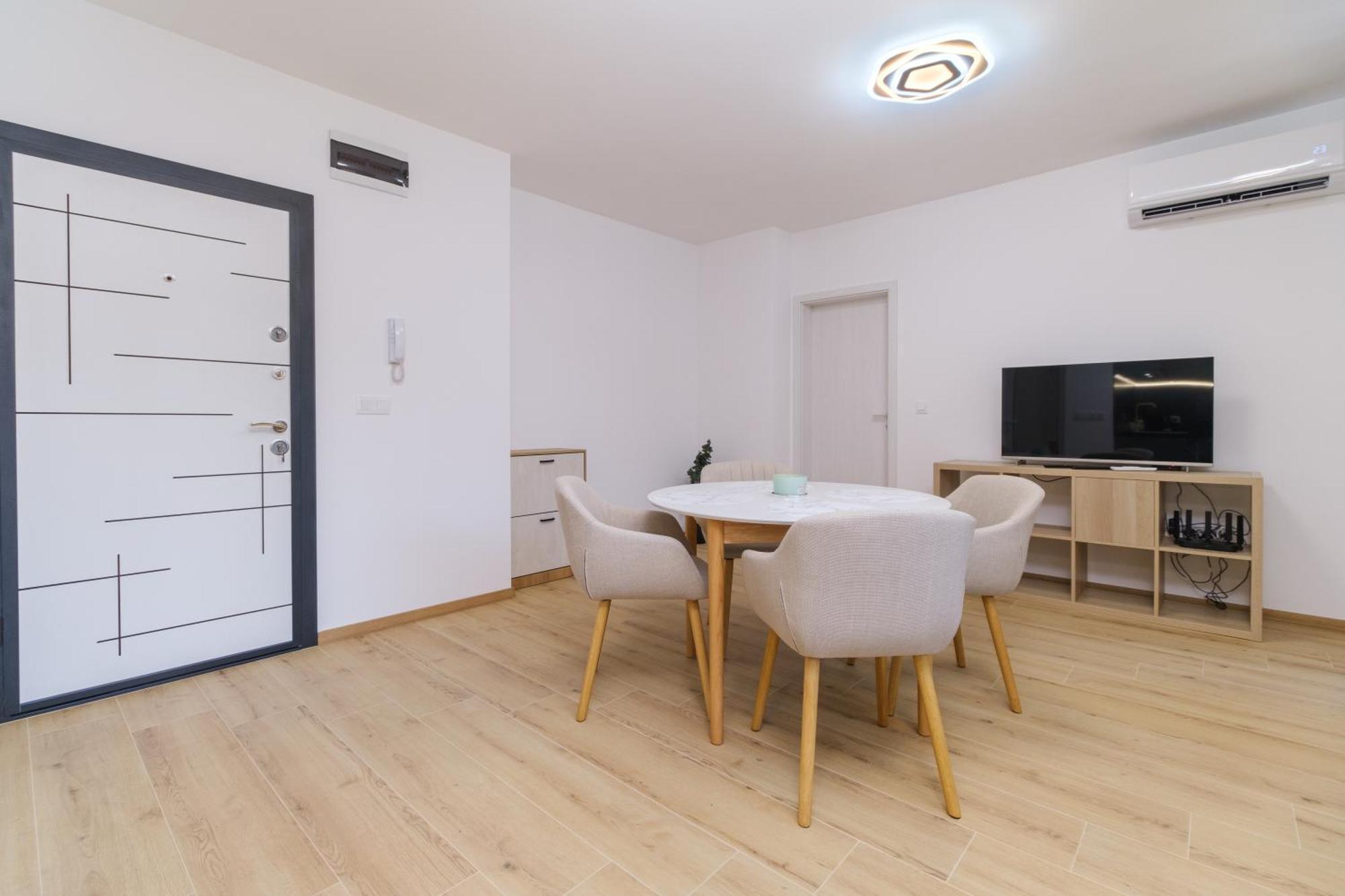 Modern 1-Bedroom Apartment With Free Parking 普罗夫迪夫 外观 照片