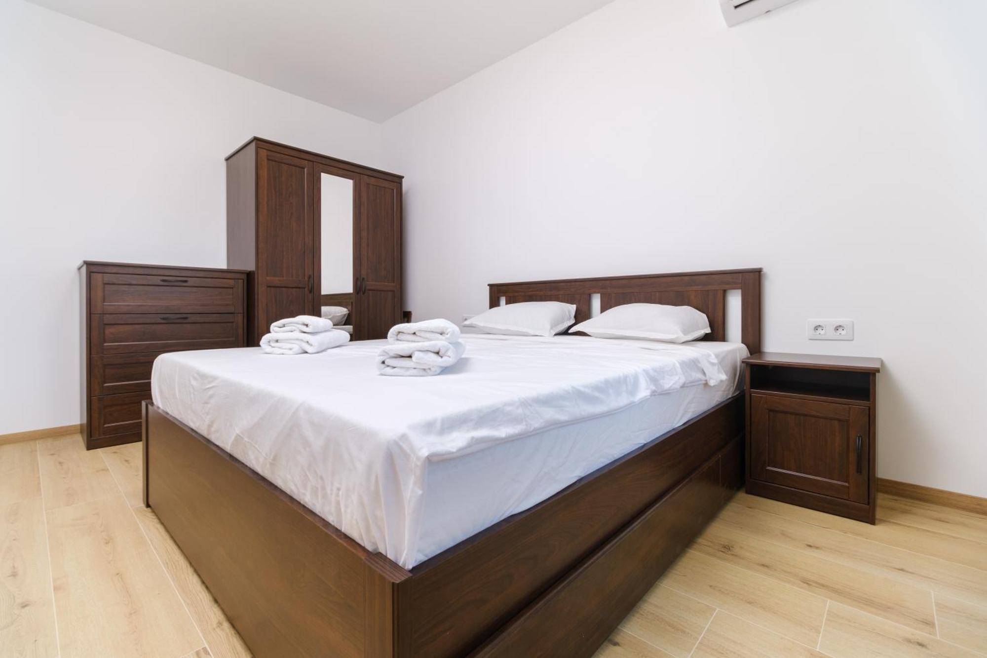 Modern 1-Bedroom Apartment With Free Parking 普罗夫迪夫 外观 照片