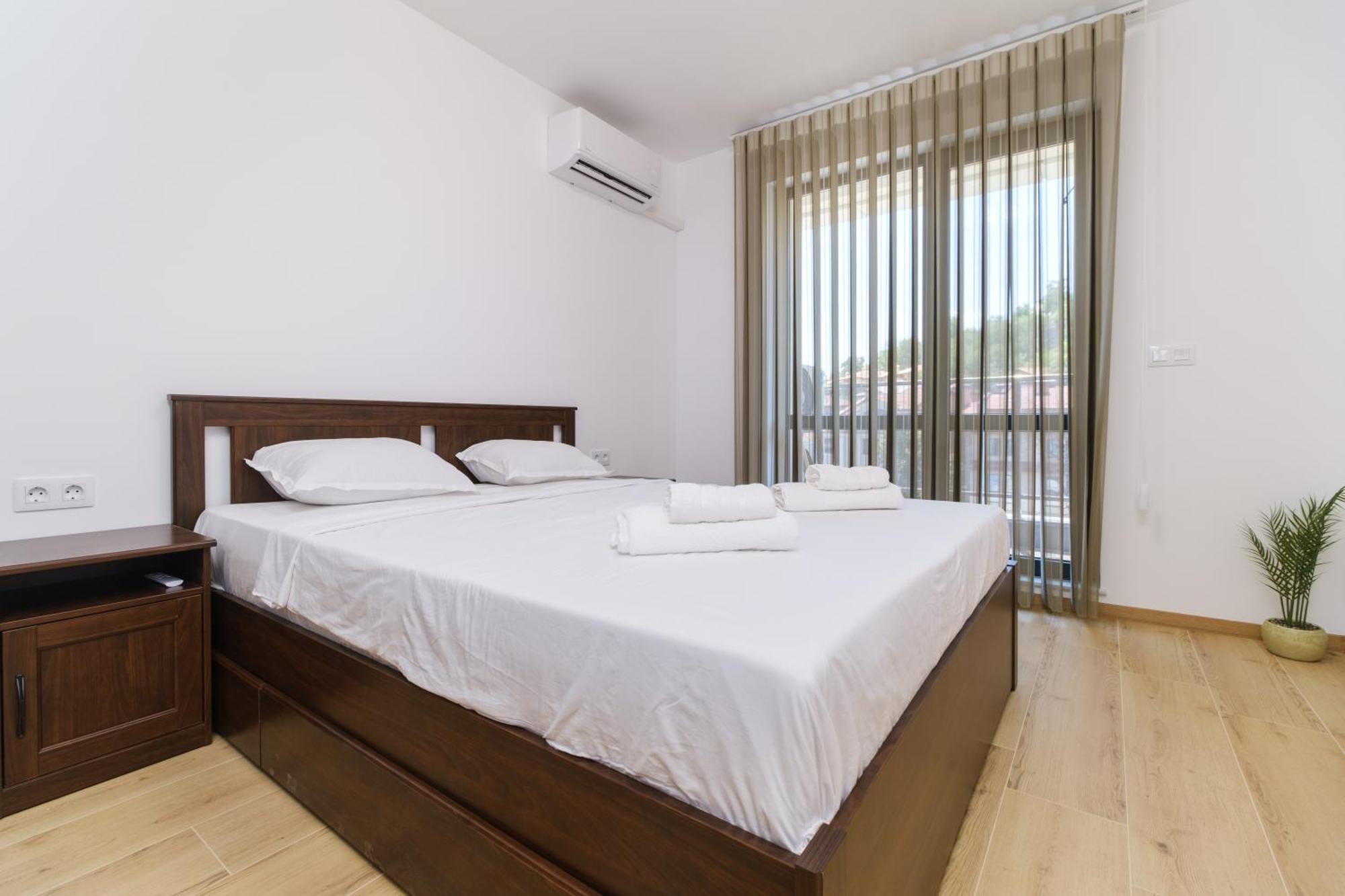 Modern 1-Bedroom Apartment With Free Parking 普罗夫迪夫 外观 照片
